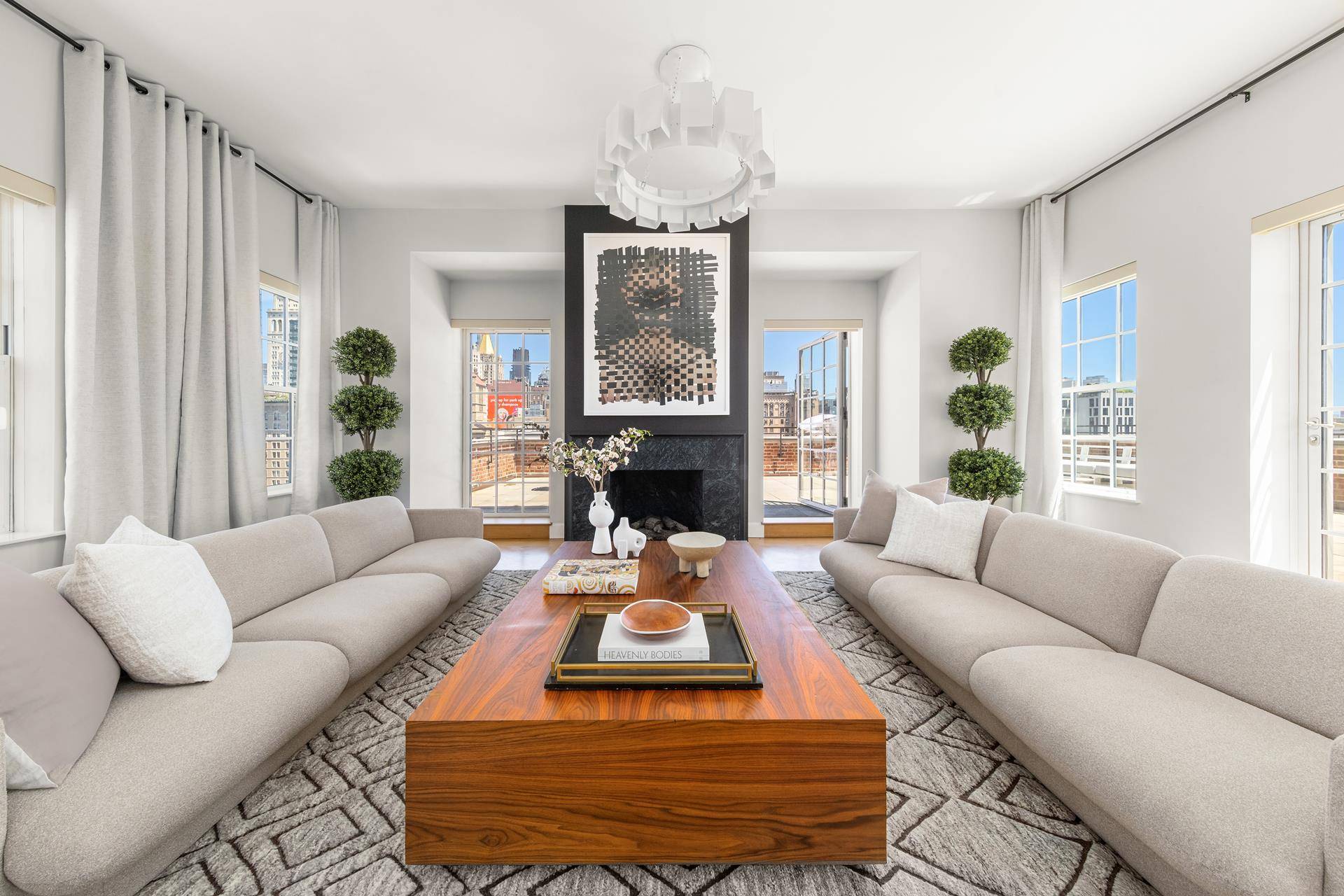 Manhattan, NY 10003,18 GRAMERCY Park S #PENTHOUSE