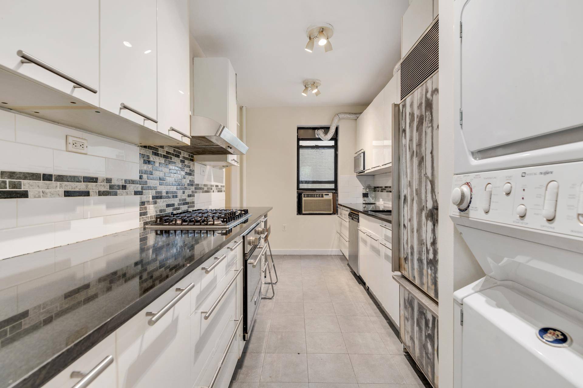 Brooklyn, NY 11225,163 OCEAN Avenue #3N