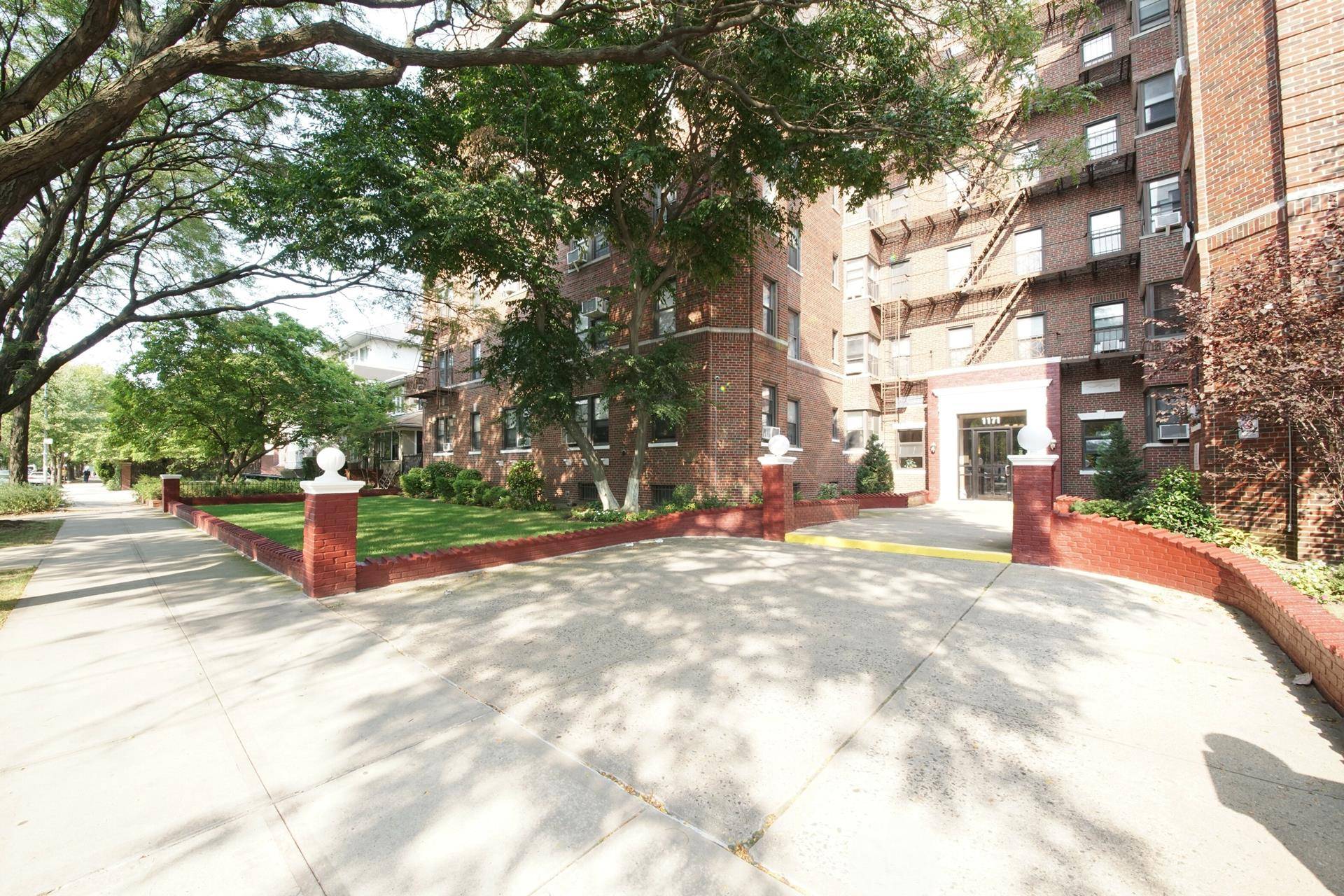 Brooklyn, NY 11230,1171 OCEAN Parkway #4C