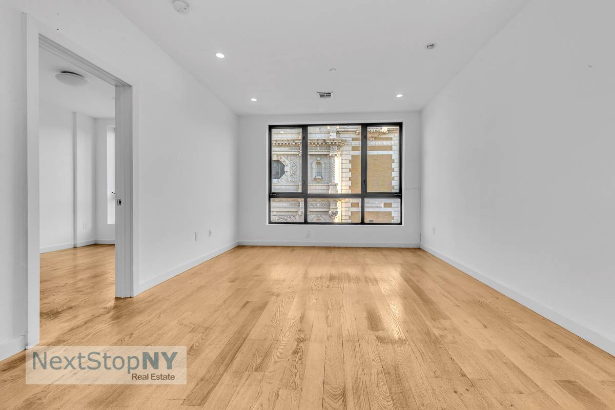 Brooklyn, NY 11221,328 CENTRAL Avenue #4A