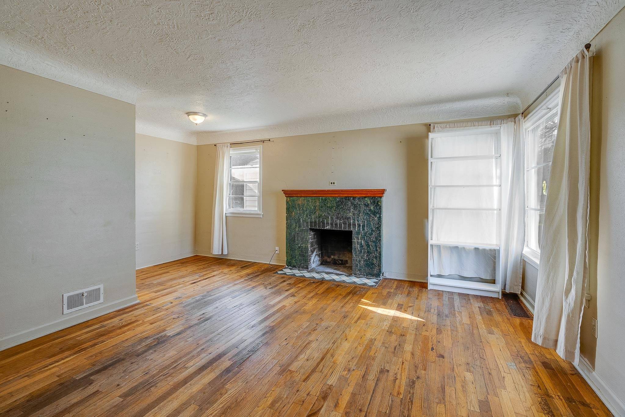 Spokane, WA 99207,4312 N Cook St