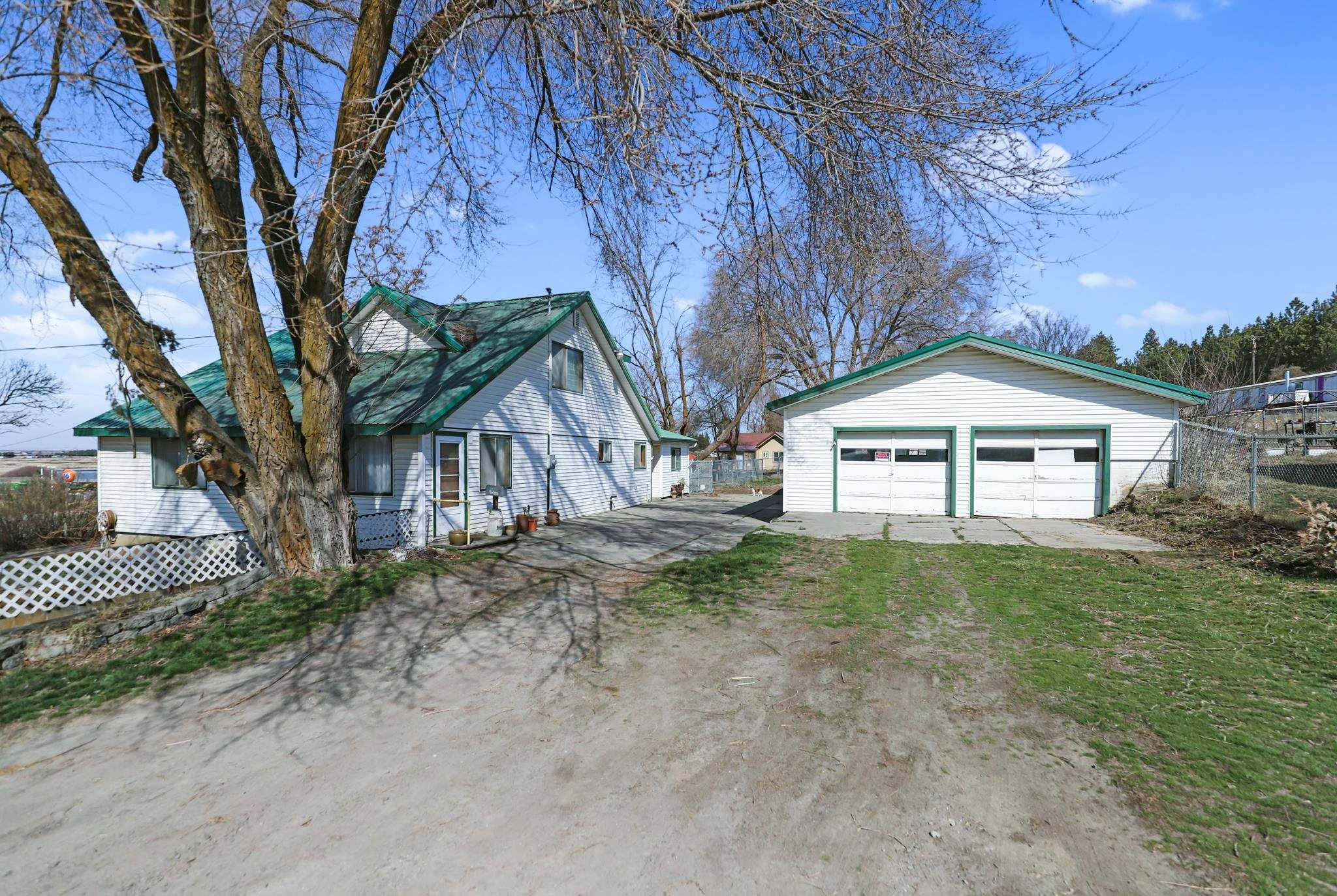 Four Lakes, WA 99004,12920 W 1ST St