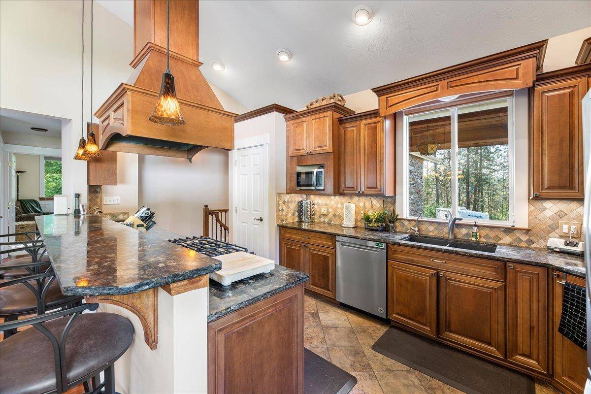 Colbert, WA 99005,2610 E View Ln