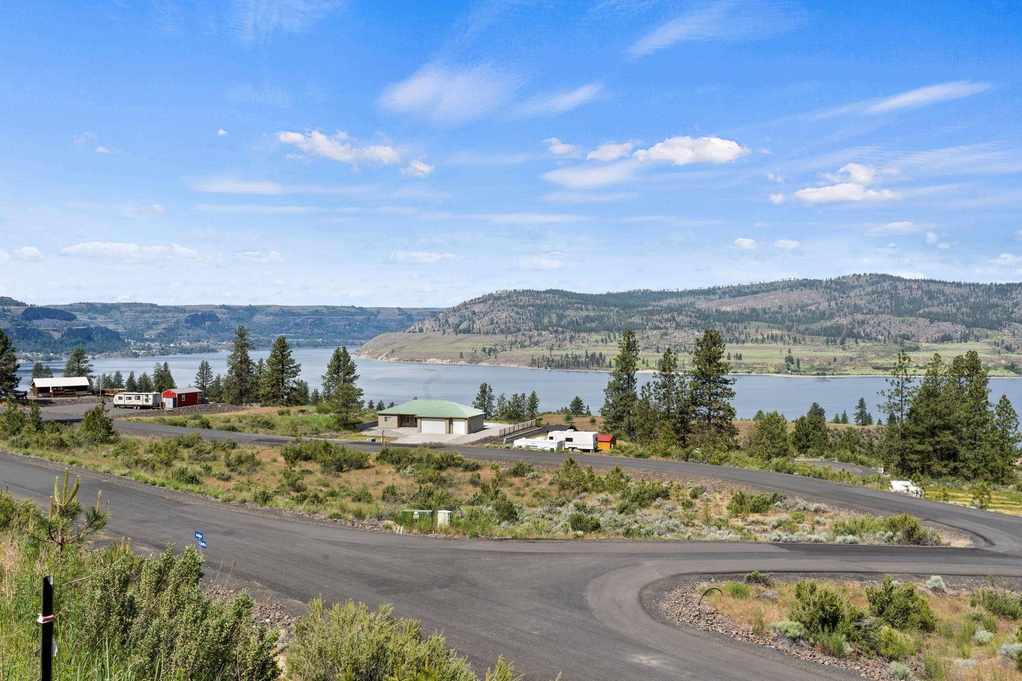 Seven Bays, WA 99122,39510 N Lakewind Dr