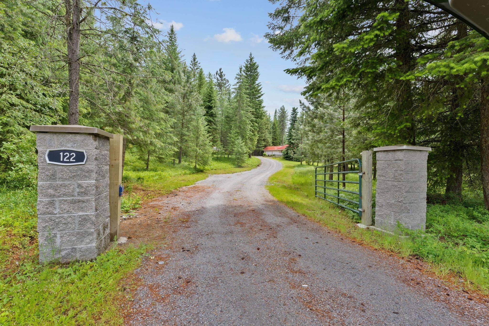 Newport, WA 99156,122 Dads Ln