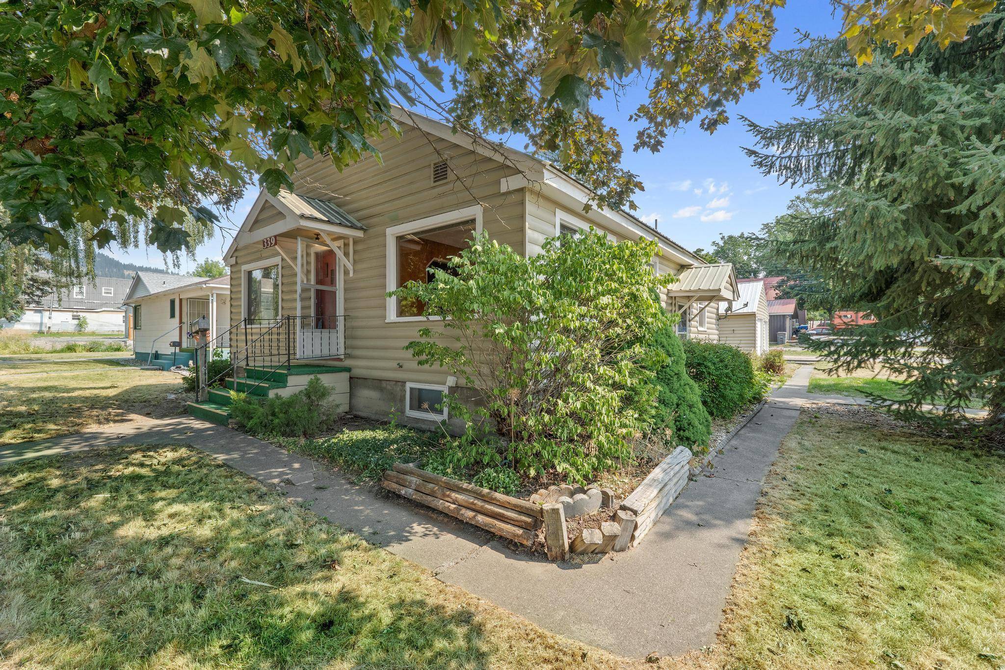 Colville, WA 99114,339 S Walnut St