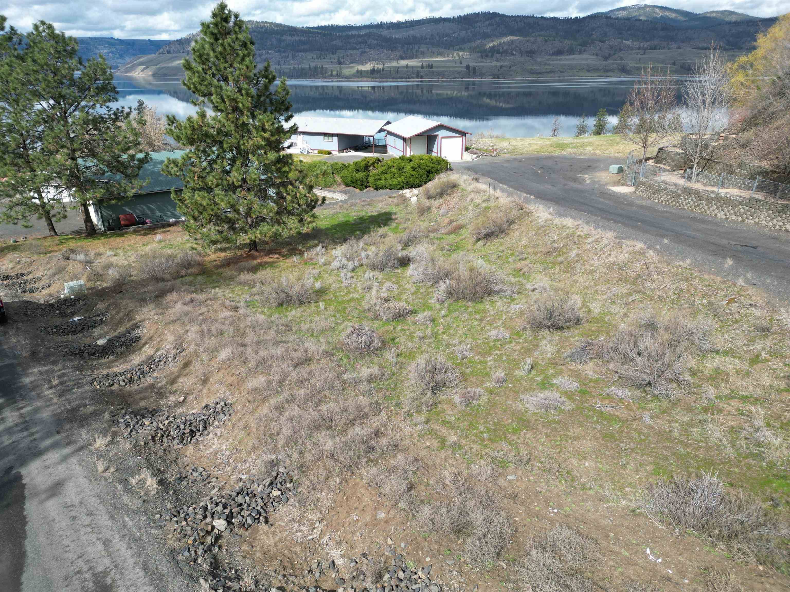 Seven Bays, WA 99122,3410 Sandy Dr