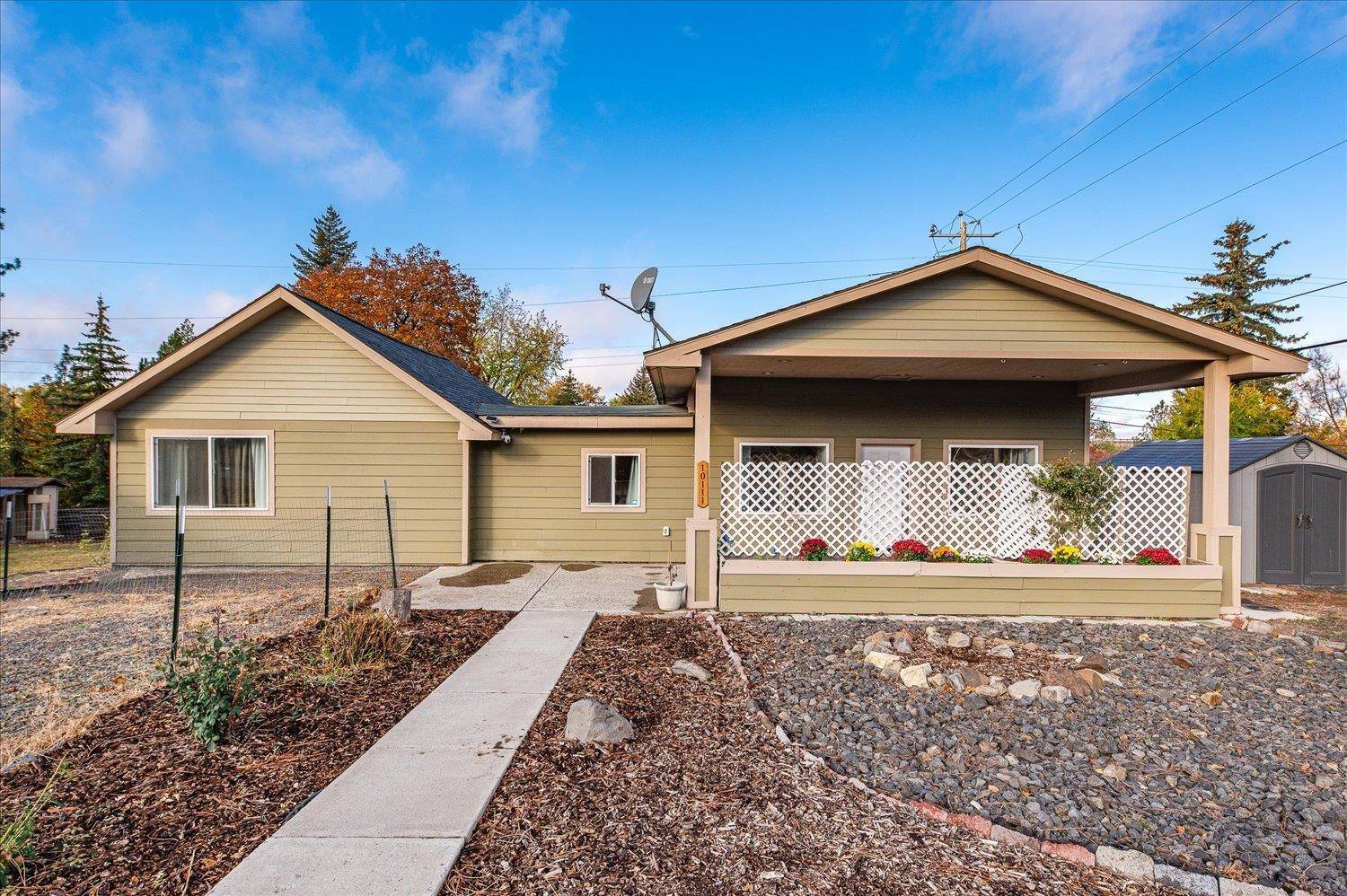 Four Lakes, WA 99014,10111 S Electric St