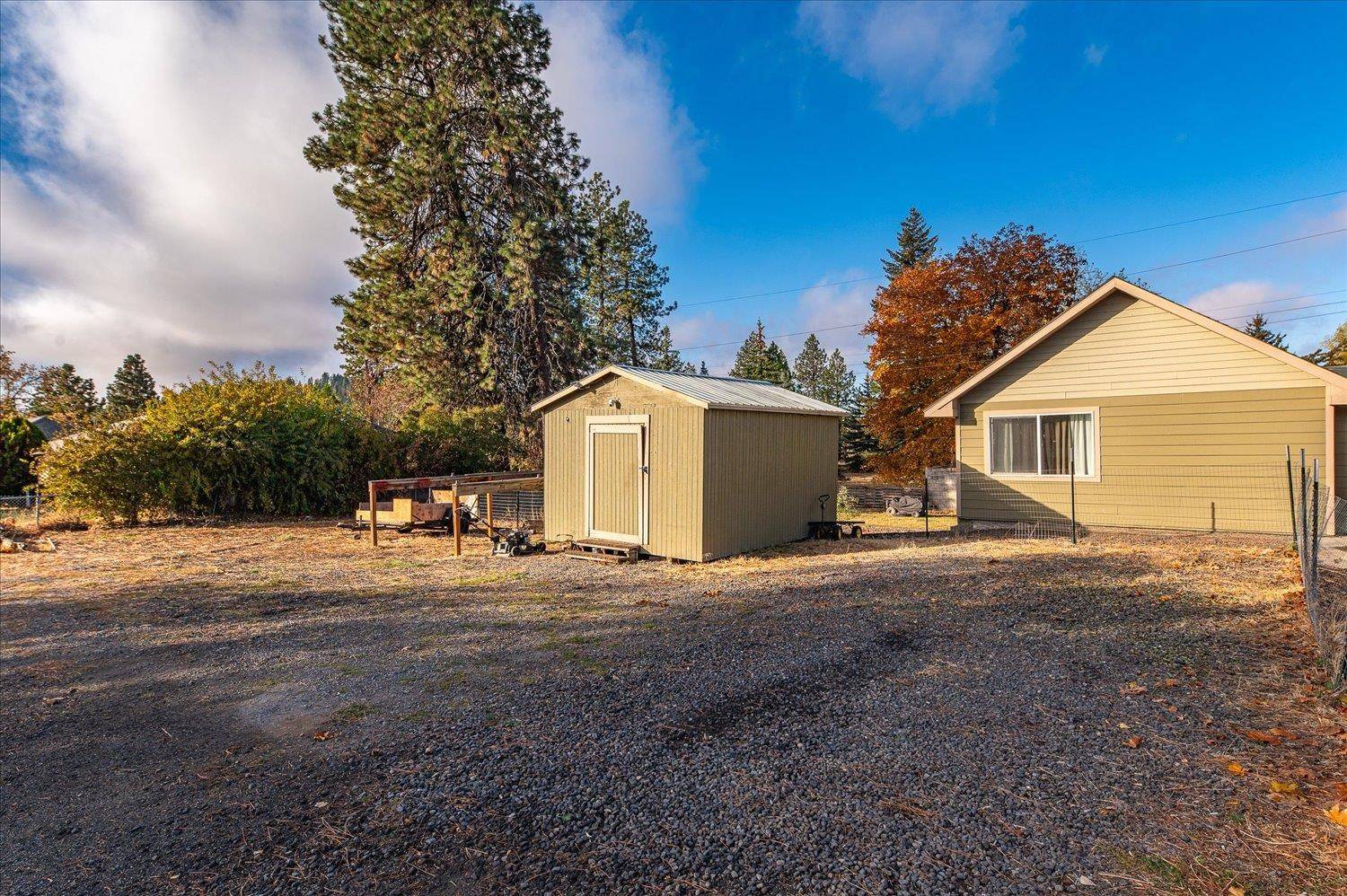 Four Lakes, WA 99014,10111 S Electric St