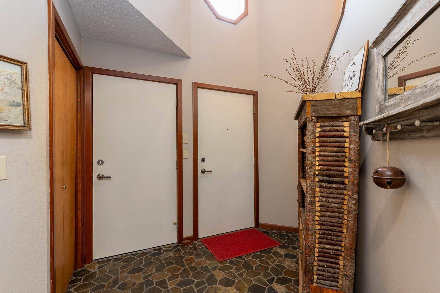 Spokane, WA 99218,707 W Briar Cliff Ct