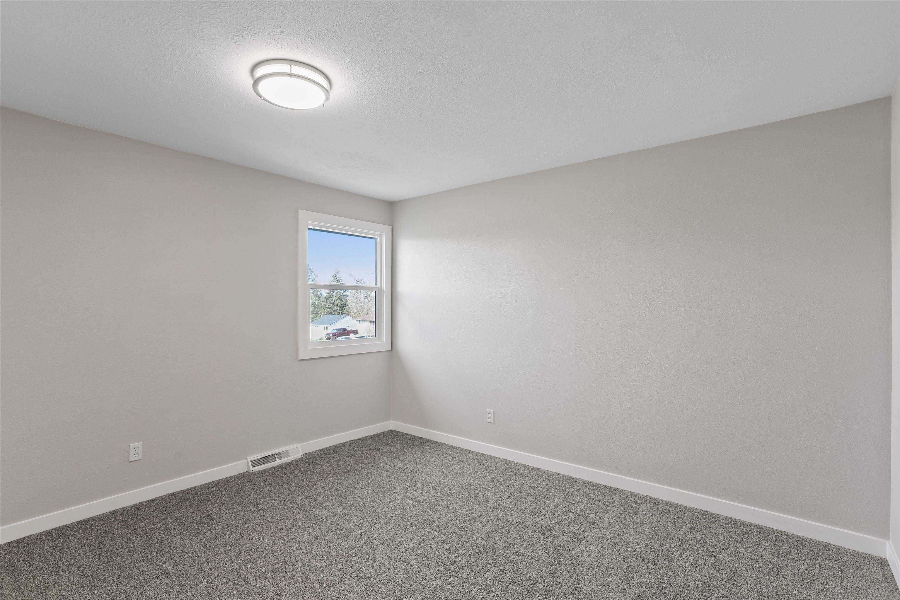 Spokane, WA 99205,3315 W Queen Pl