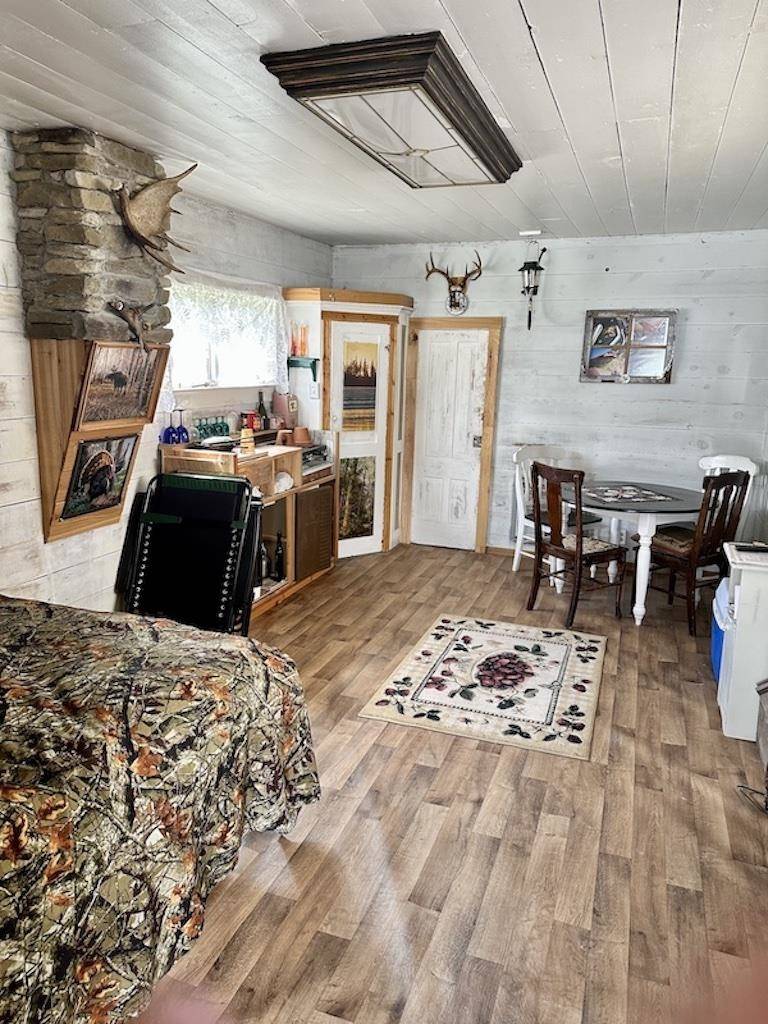 Ione, WA 99139,405 Main St