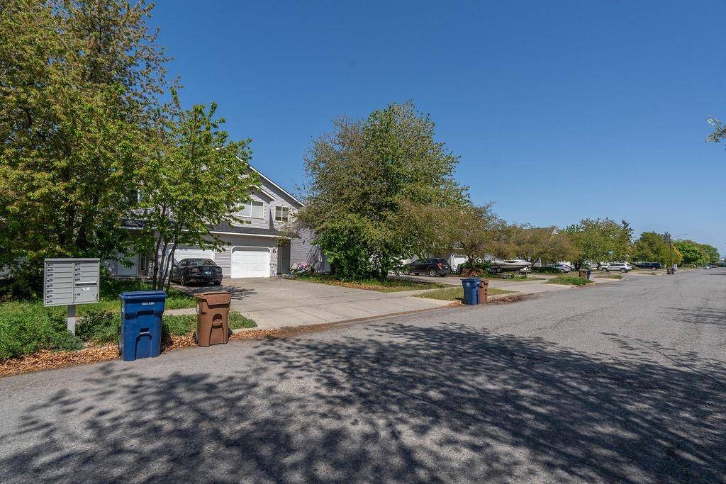Spokane, WA 99202,2417-2419 E Desmet Ave