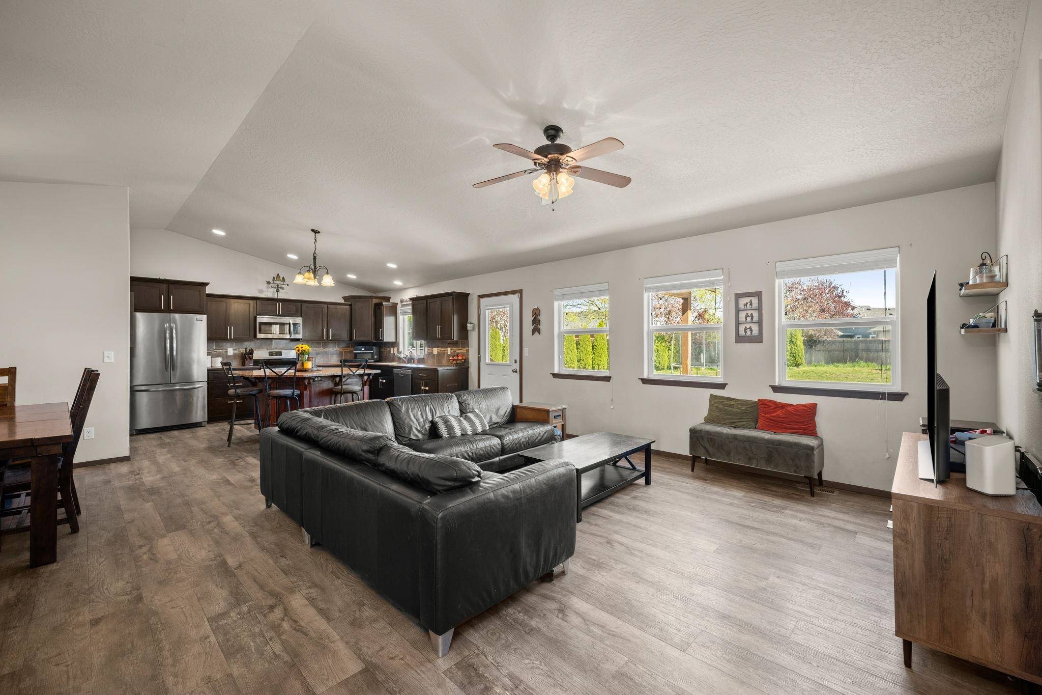 Deer Park, WA 99006,1516 E First Ct