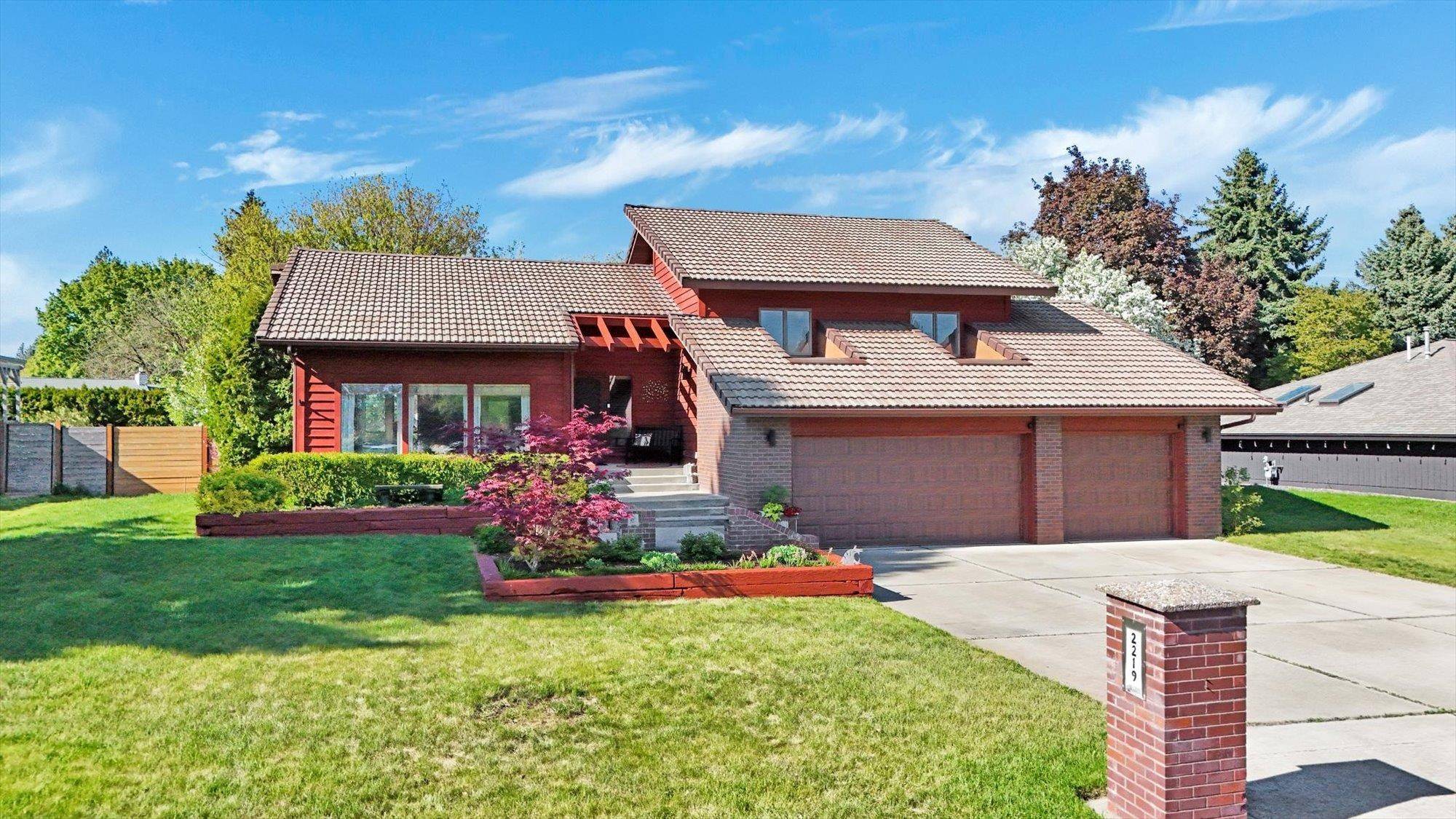 Spokane, WA 99223,2219 E 50th Ave