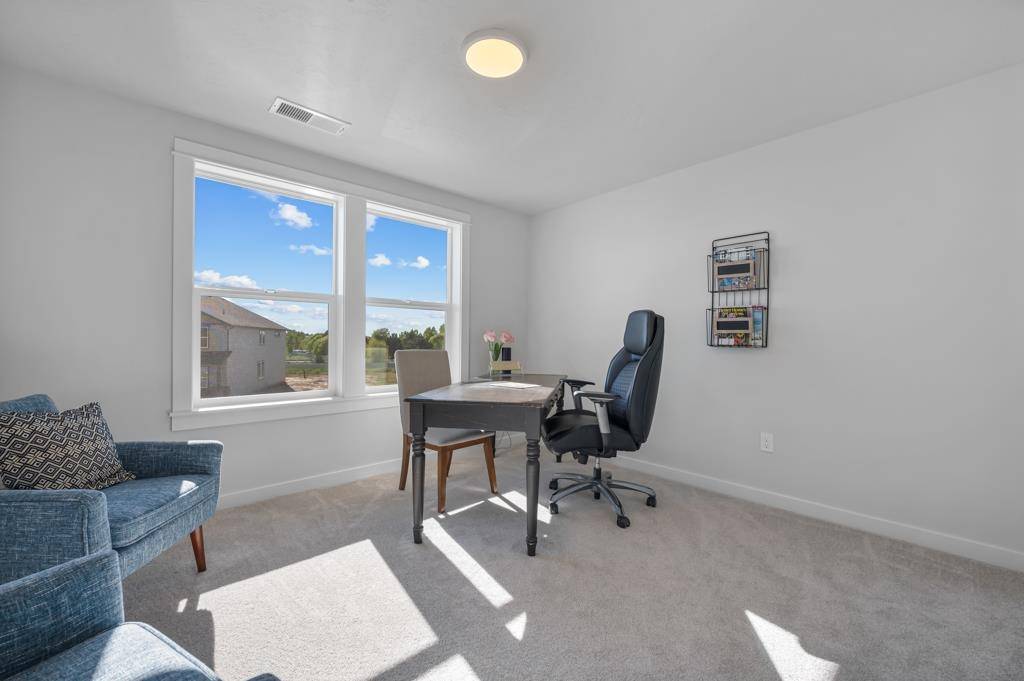 Spokane Valley, WA 99016,1714 S Moen St #2/1 Umpqua