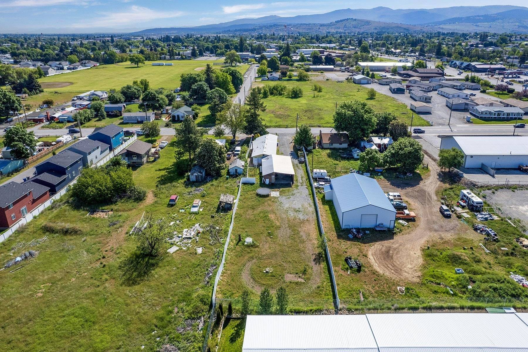 Greenacres, WA 99016,125 N Flora Rd