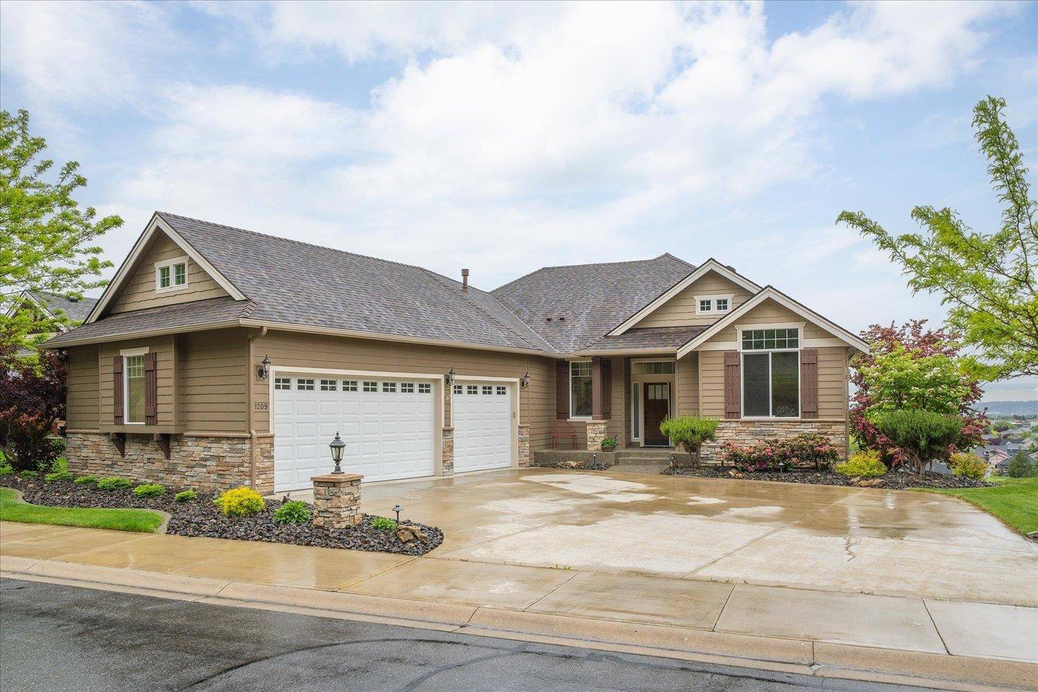 Liberty Lake, WA 99019,1209 N Dunbarton Oaks Ln