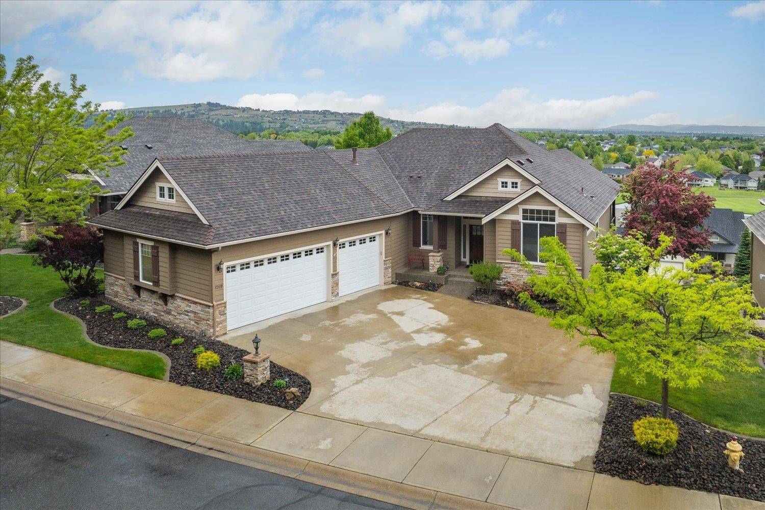 Liberty Lake, WA 99019,1209 N Dunbarton Oaks Ln