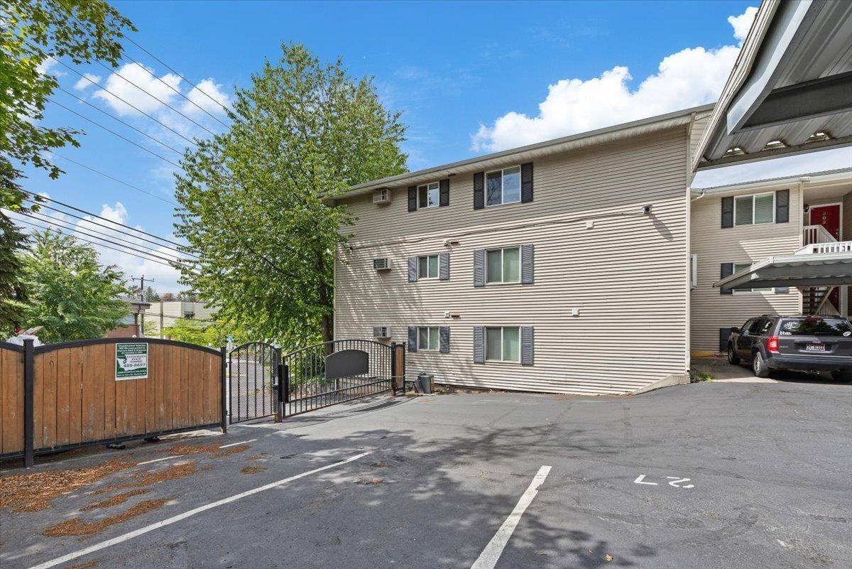 Spokane, WA 99202,837 S Cowley St #301
