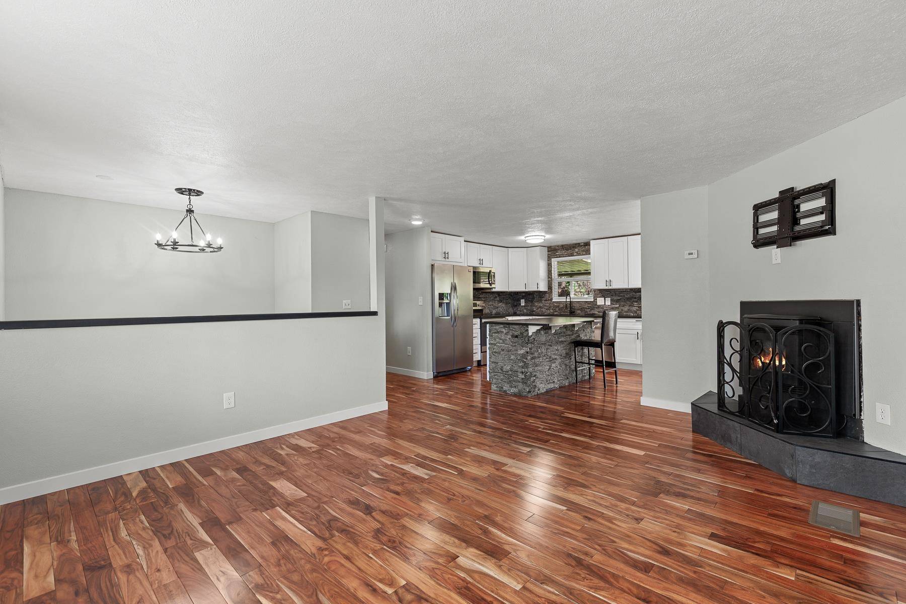 Nine Mile Falls, WA 99026-0000,11472 W Tamarac Ln