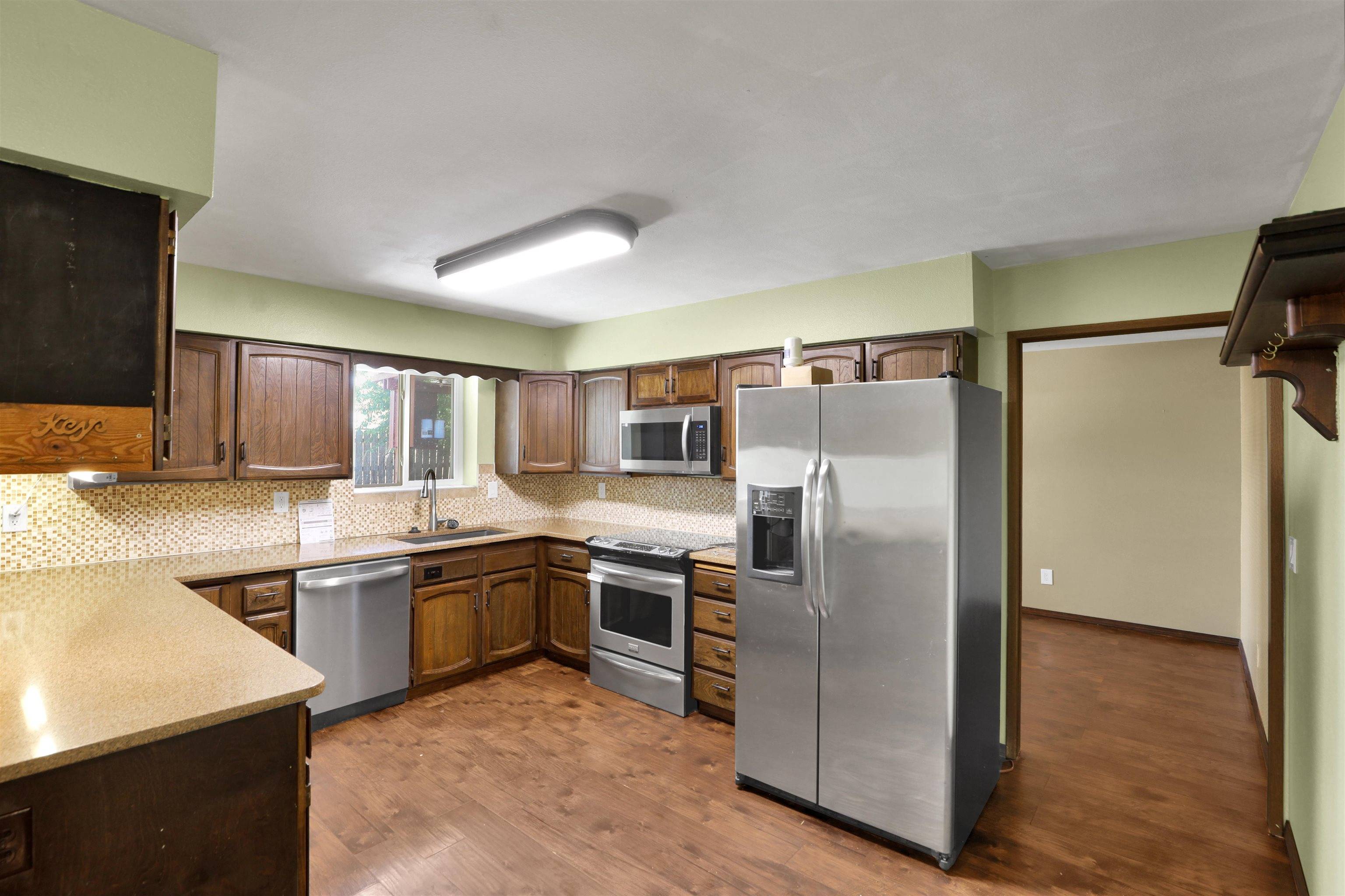 Greenacres, WA 99016,215 S Moen St