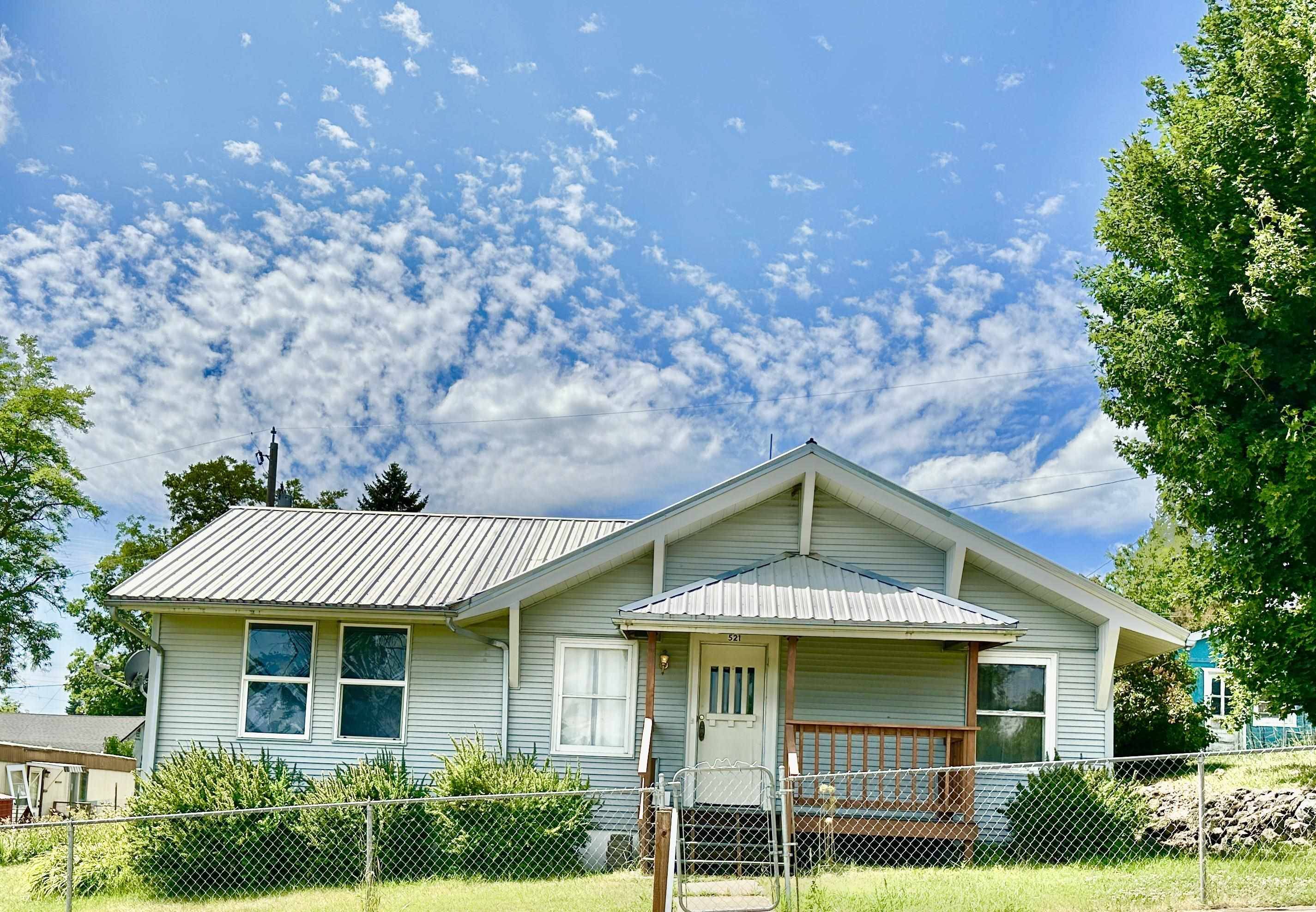 Tekoa, WA 99033,521 N Ramsey St
