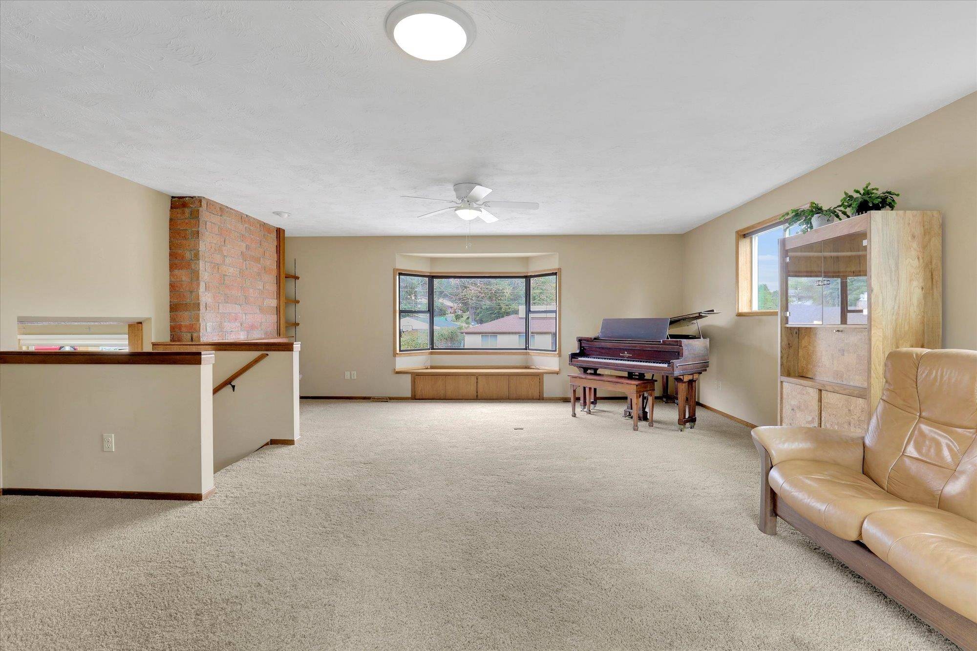 Cheney, WA 99004,214 GREGORY Dr