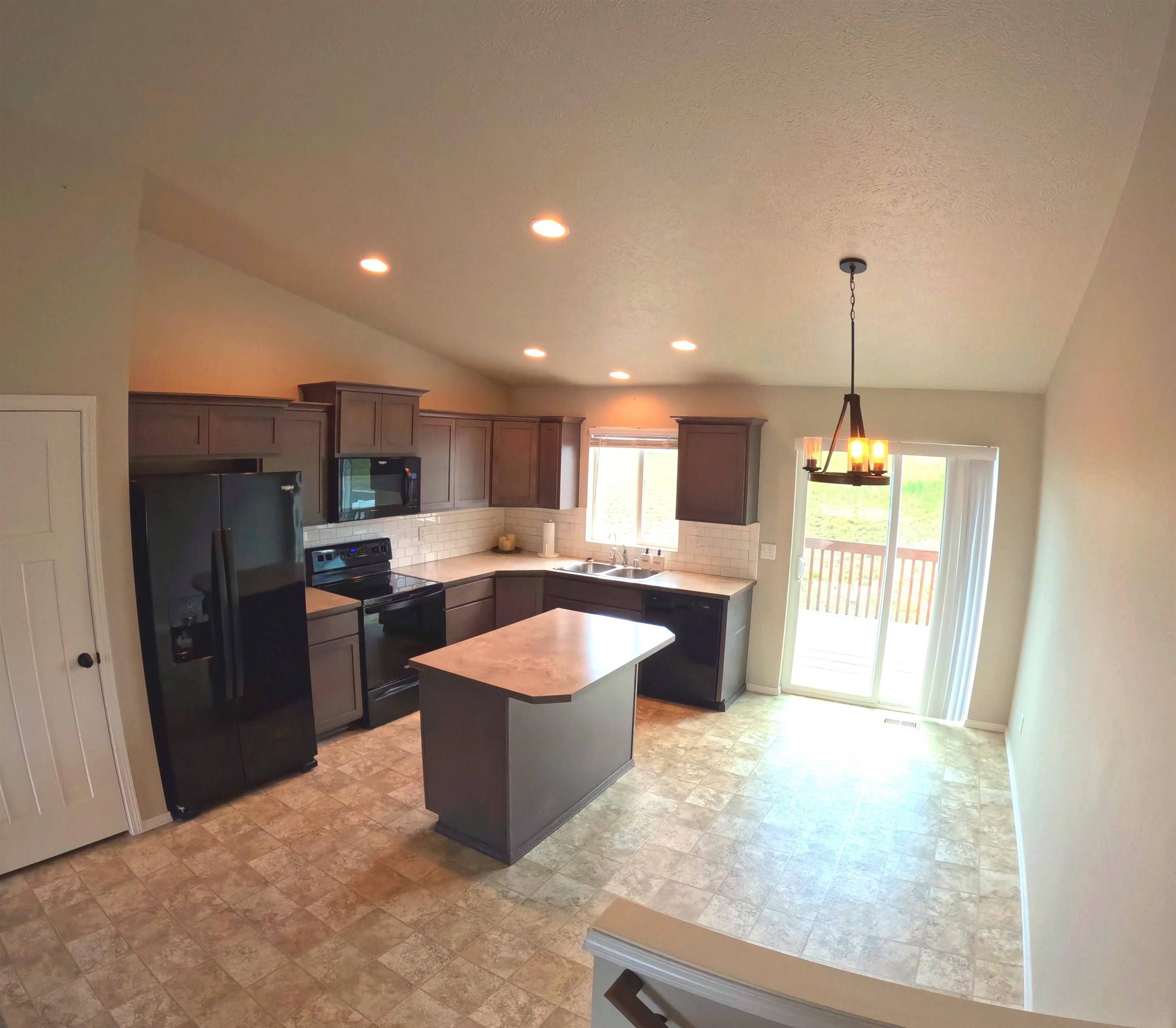 Greenacres, WA 99016,1217 S Greenacres Rd