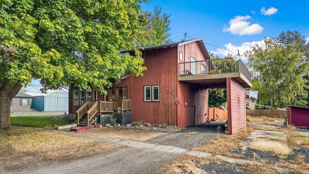 Tekoa, WA 99033,102 S Lake St