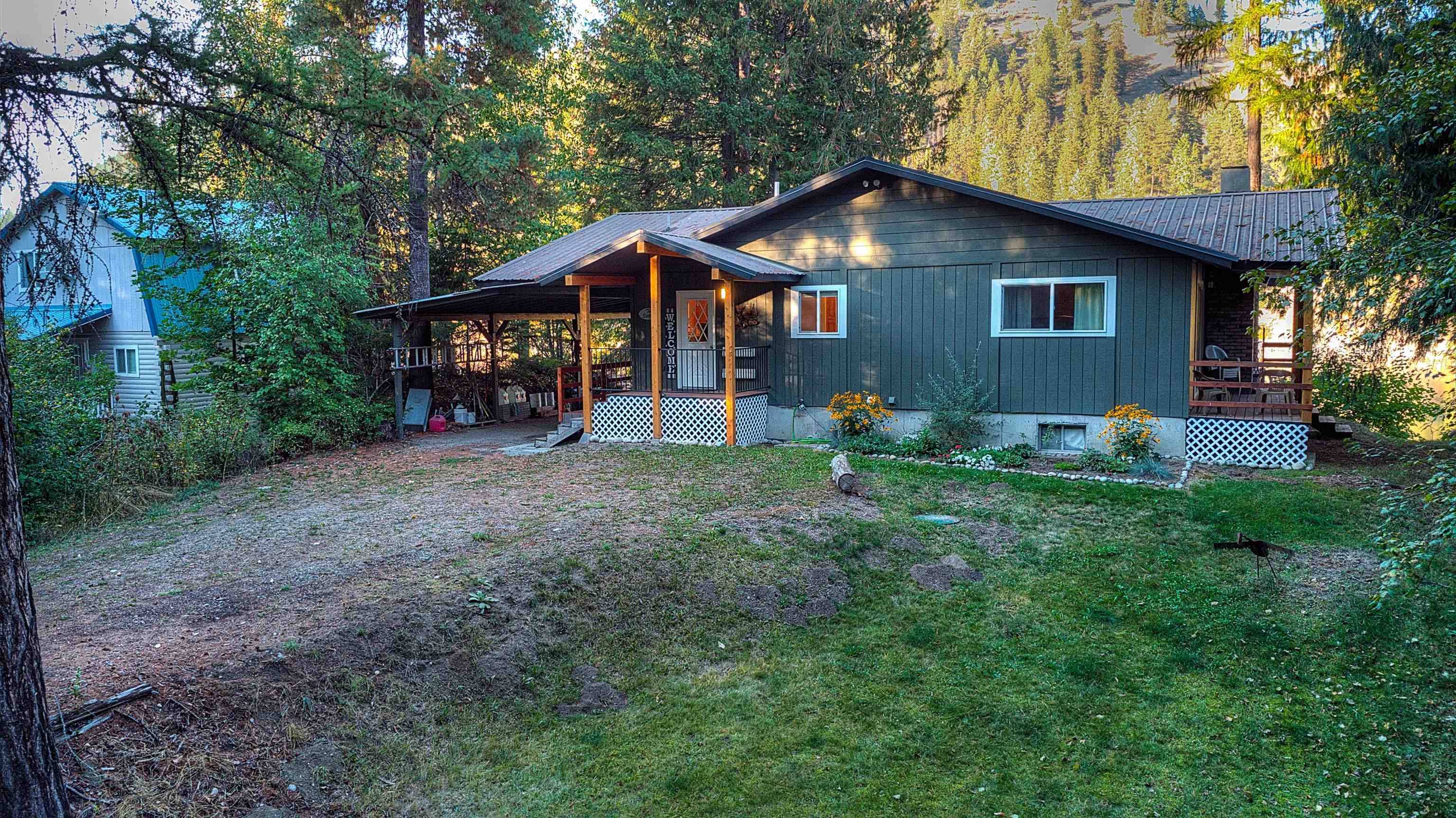 Cusick, WA 99119,302 Hazel St