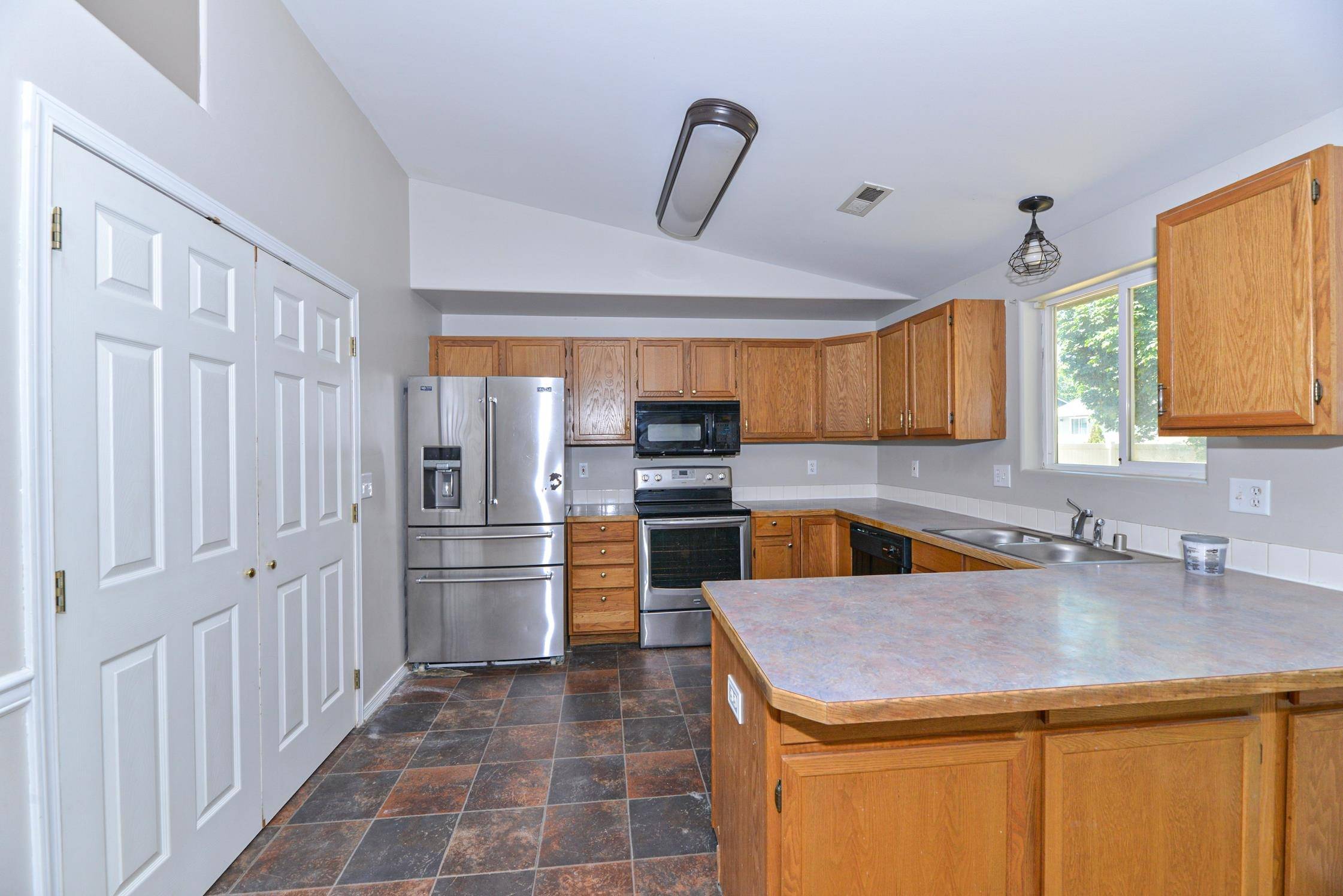 Airway Heights, WA 99001,12406 W 11th Ave