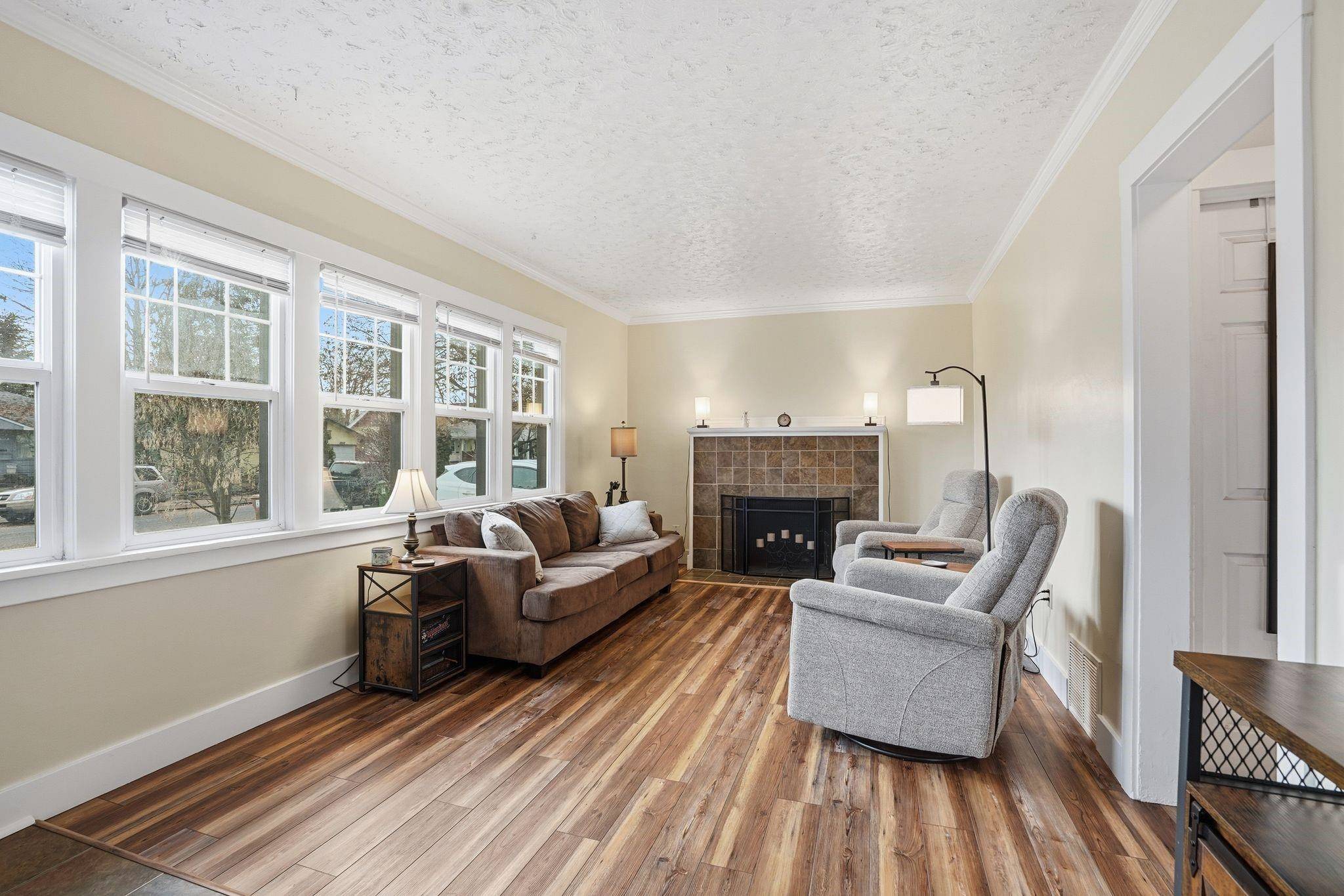 Spokane, WA 99207,1023 E Queen Ave