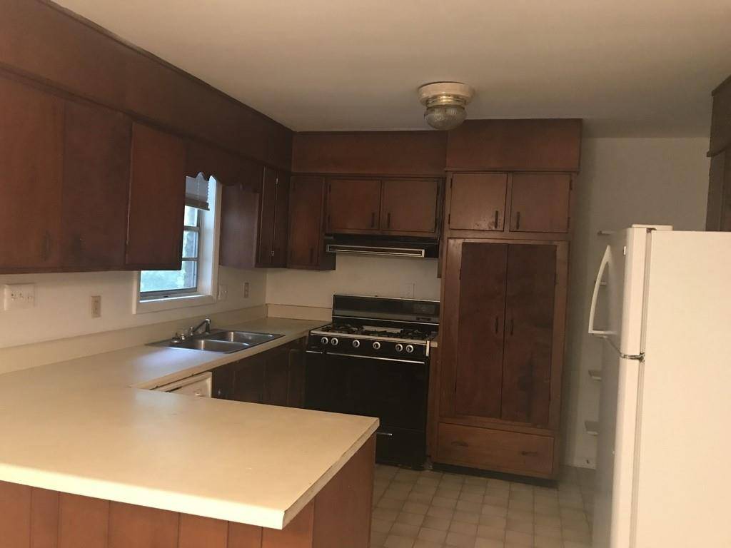 Atlanta, GA 30349,1138 Shoreham DR
