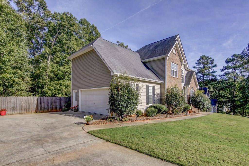 Newnan, GA 30265,90 Mossy Hollow