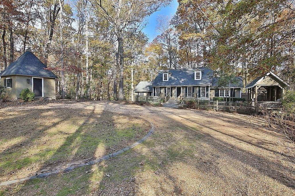 Newnan, GA 30263,893 Happy Valley CIR