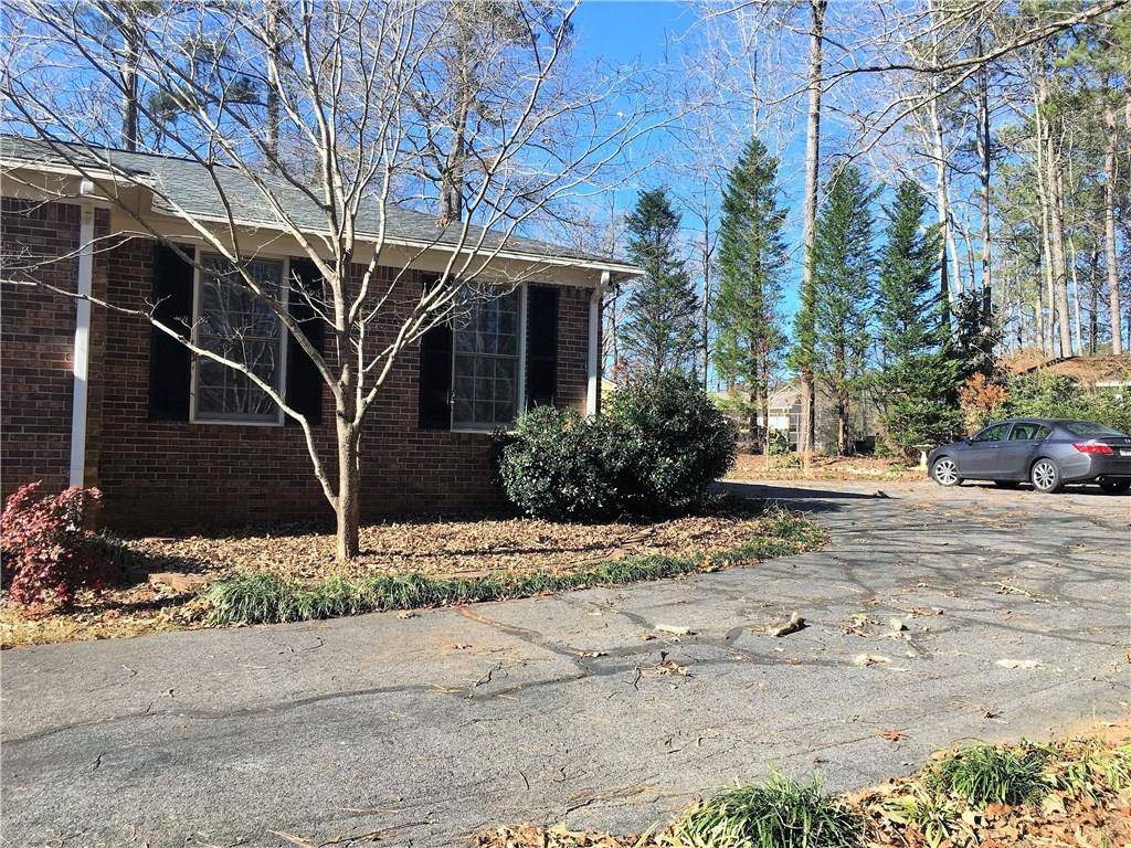 Newnan, GA 30263,2 Woodland TRL