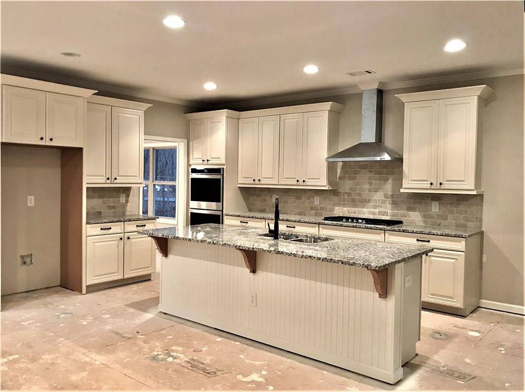 Waleska, GA 30183,297 Cherokee DR