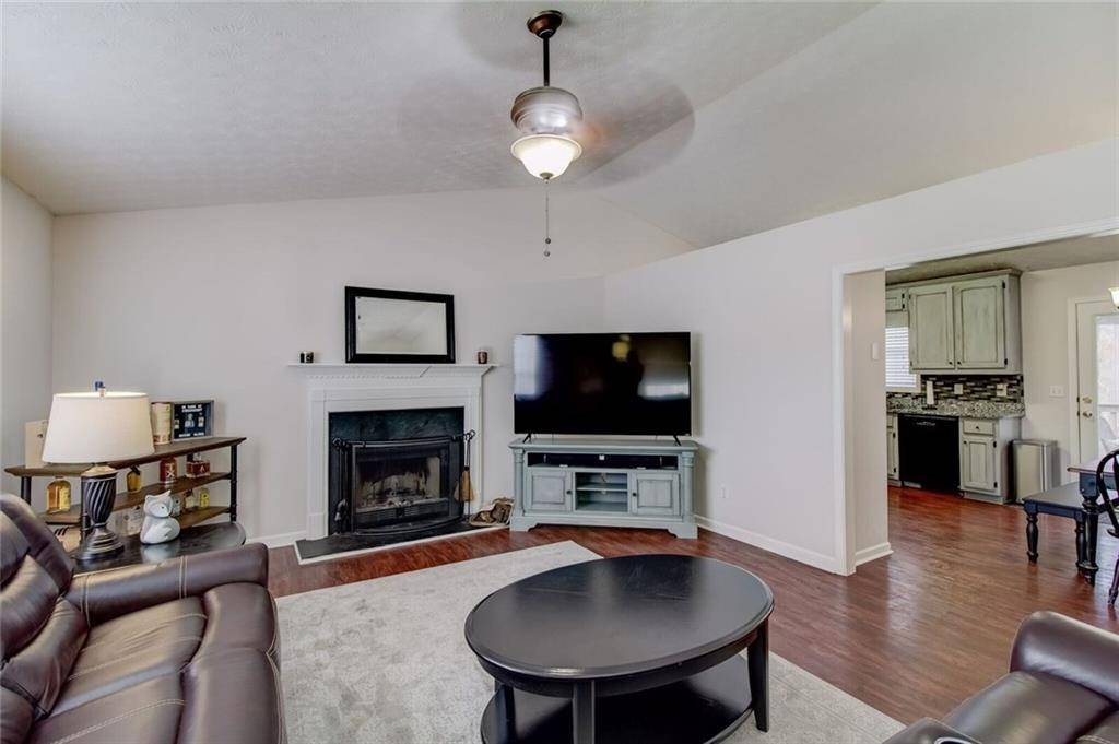 Flowery Branch, GA 30542,5594 CHESTNUT CREEK LN