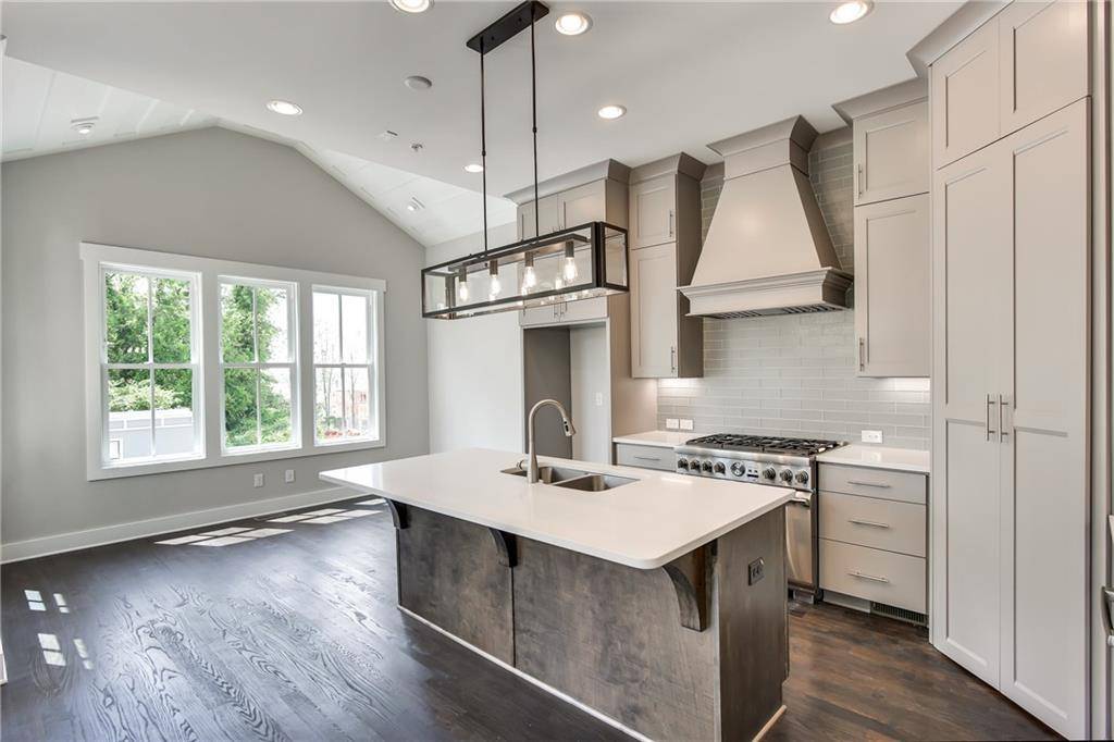 Atlanta, GA 30316,976 Memorial DR