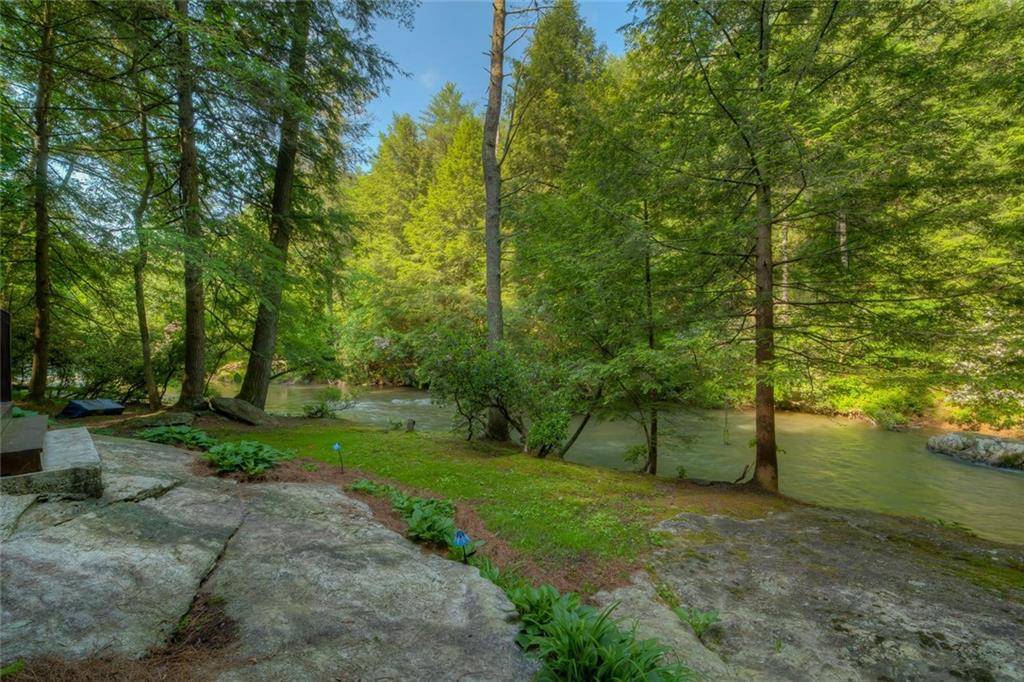 Ellijay, GA 30536,90 Farist CIR