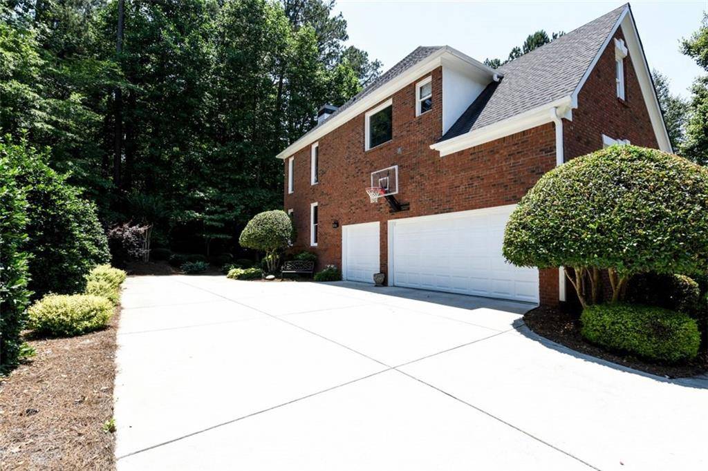 Roswell, GA 30075,310 Thorndale CT