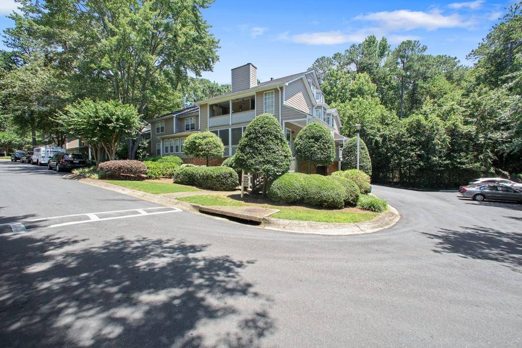 Dunwoody, GA 30338,4467 Pineridge CIR