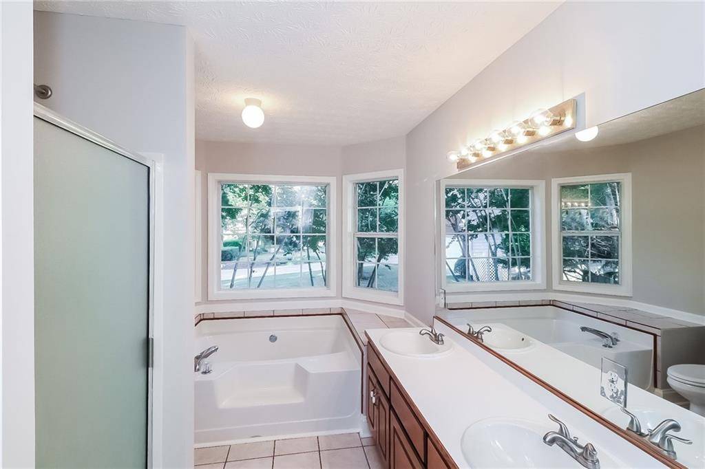 Hoschton, GA 30548,4230 Platinum CT