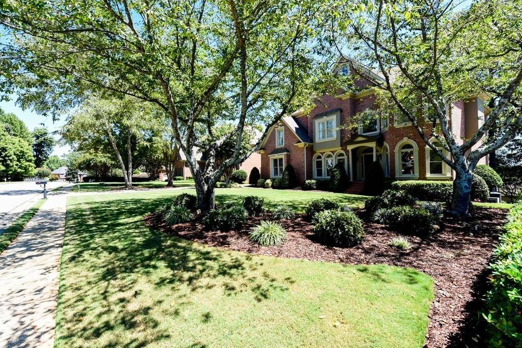 Alpharetta, GA 30005,5590 Buck Hollow DR