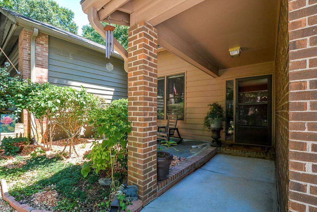 Roswell, GA 30076,260 LAKEVIEW RDG W