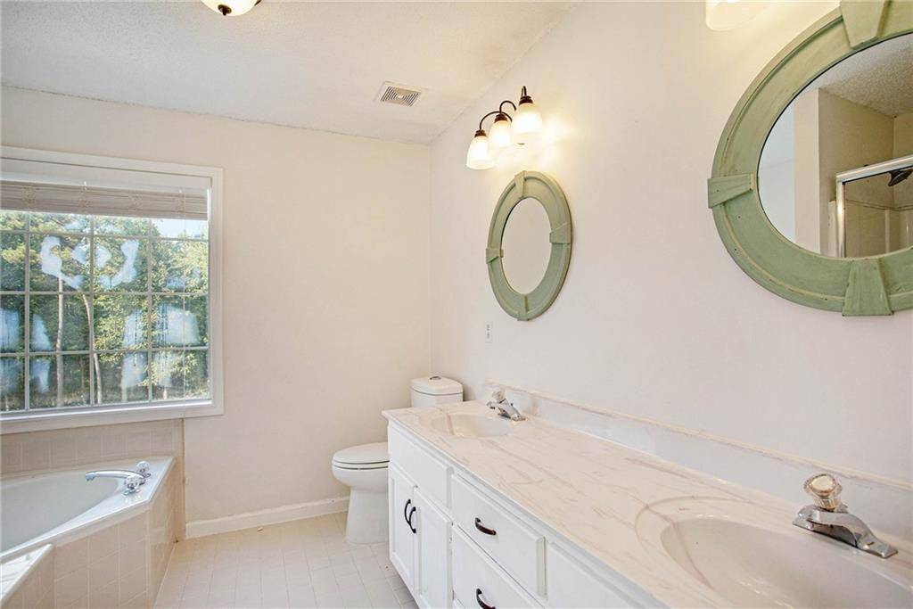 Hampton, GA 30228,100 Pates Lake DR