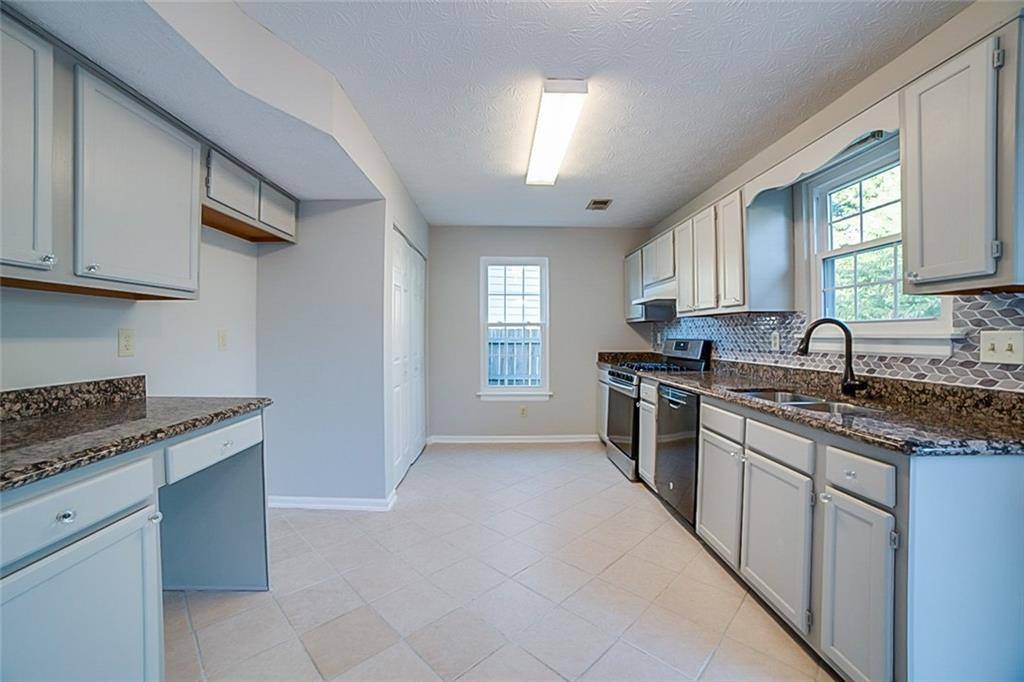 Duluth, GA 30096,3996 Sidney Lanier BLVD