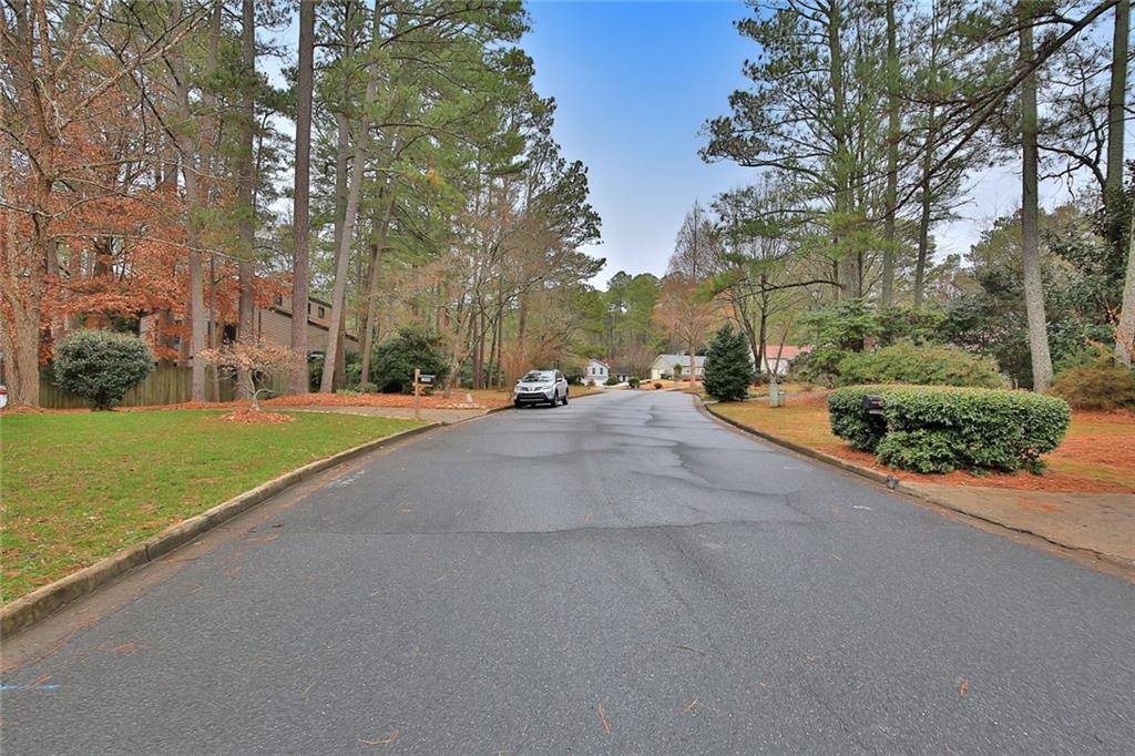 Roswell, GA 30076,1035 Trailmore DR