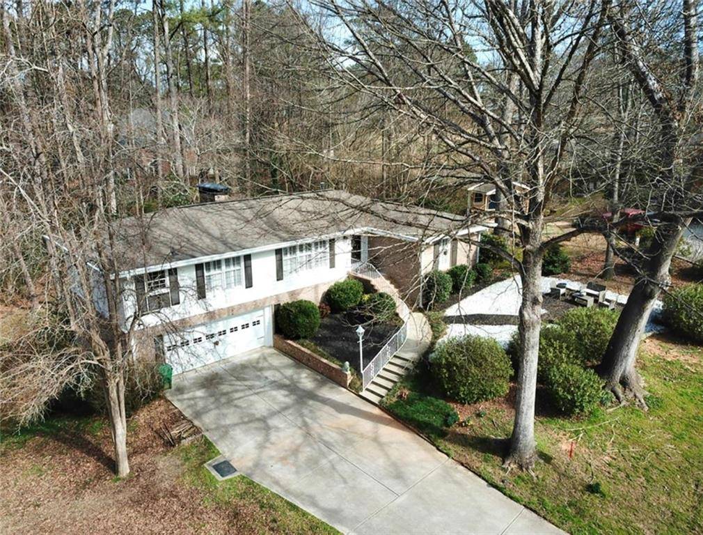 Dunwoody, GA 30360,2488 Fontainebleau DR